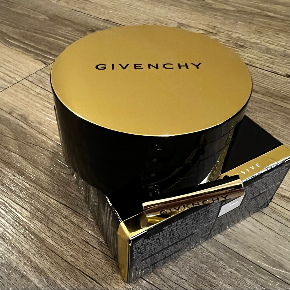 Givenchy Glamour On The Go Travel Set Makeup - Picture 2 of 7